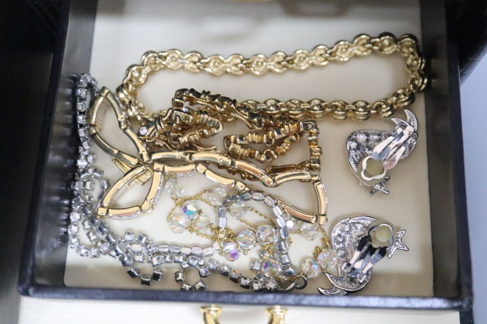 A faux crocodile jewellery box containing a 375 bracelet (11 grams), silver, costume, paste-set and other jewellery, etc.